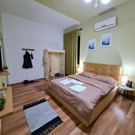 Ex-Block District Charming Studio Apartment With Treeish Sorrounding View! Tirana Extérieur photo