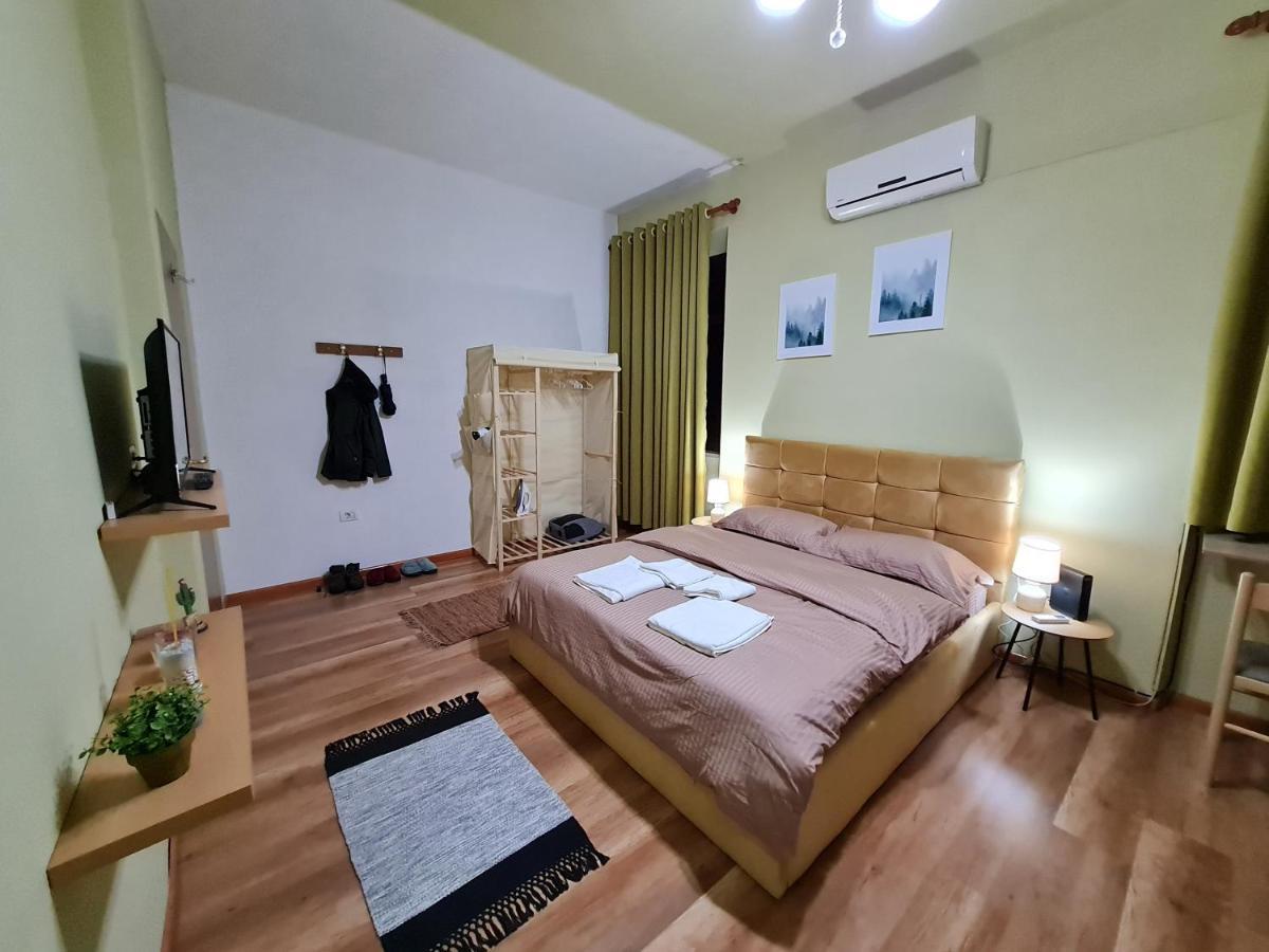 Ex-Block District Charming Studio Apartment With Treeish Sorrounding View! Tirana Extérieur photo